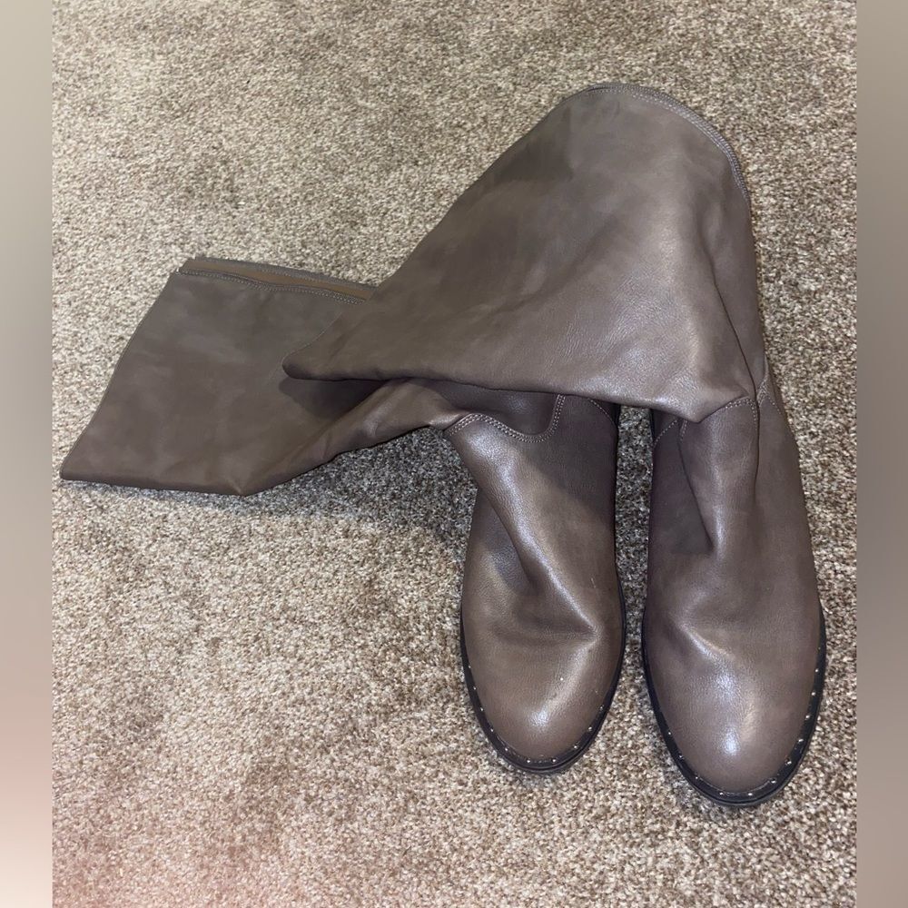 Bamboo Knee length boots for winter size 9